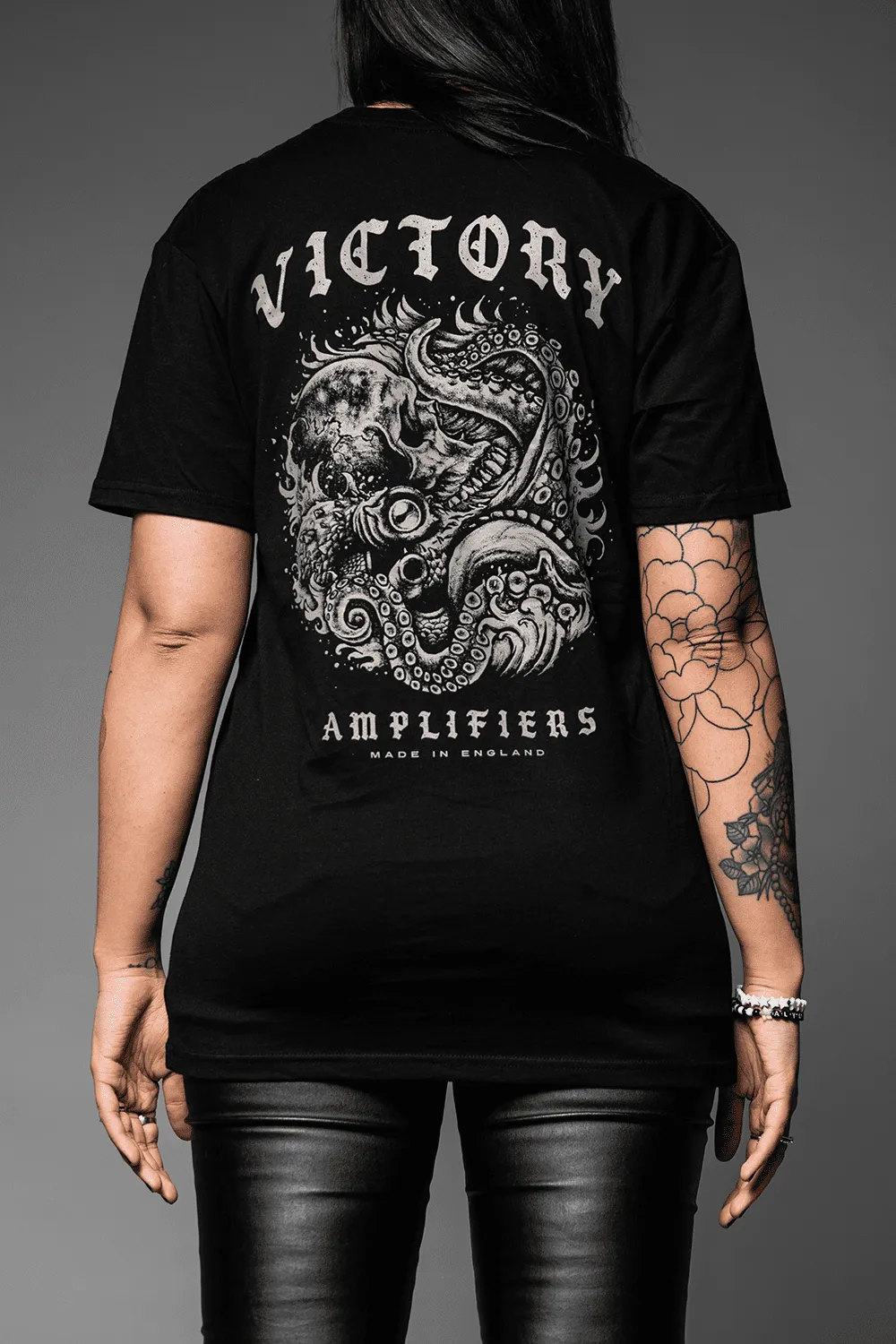 Victory The Kraken t-skjorte svart hvit logo