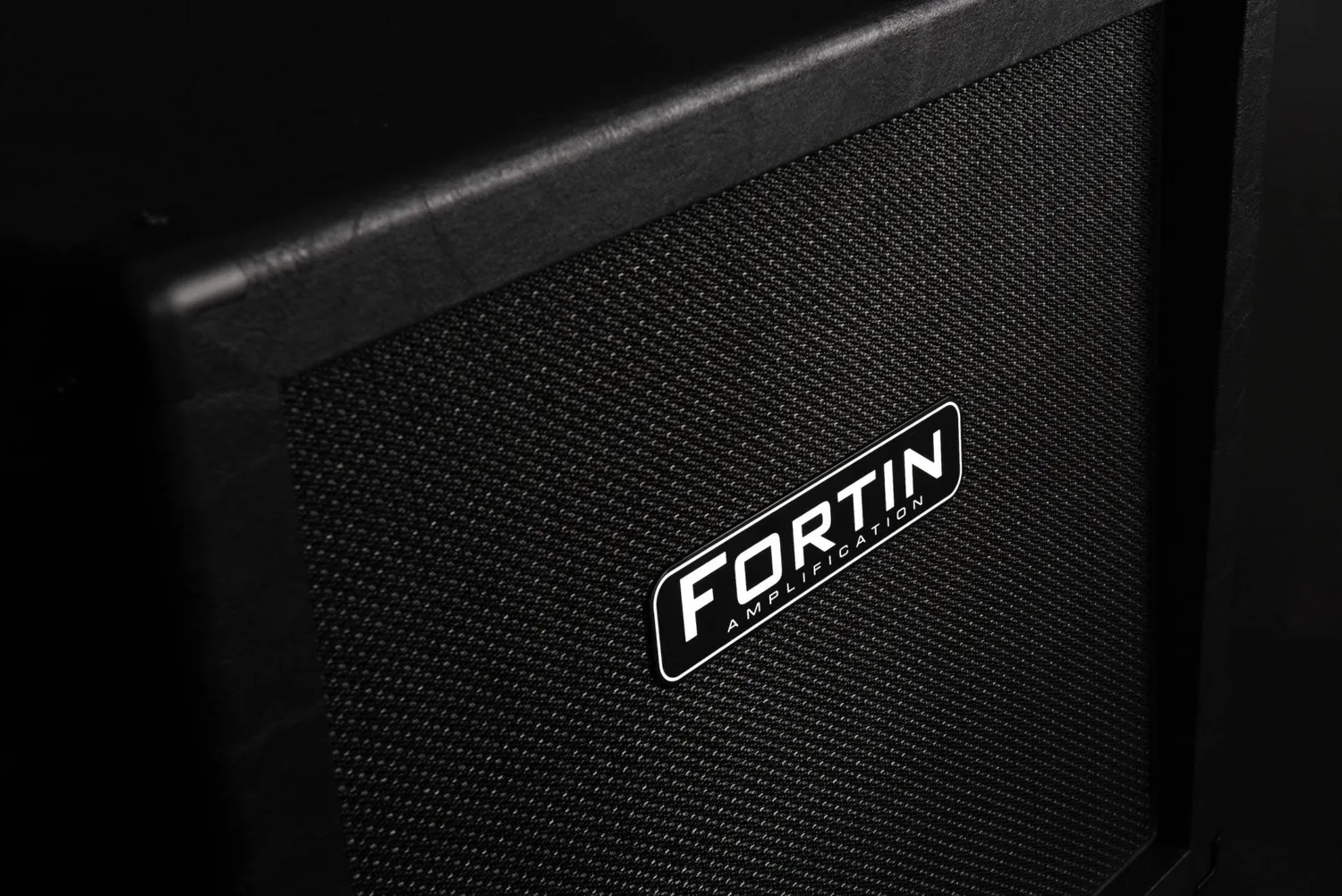 Fortin 1x12 gitarkabinett Celestion V30 åpen/lukket