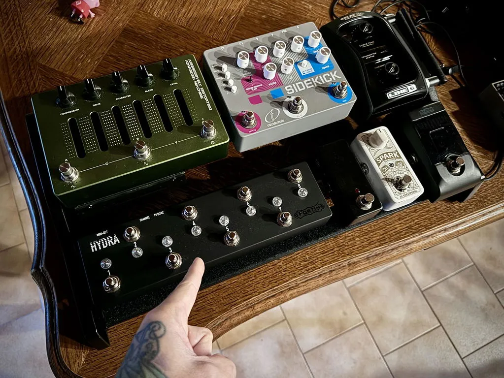 Fortin Hydra midi-fotkontroller 8 brytere