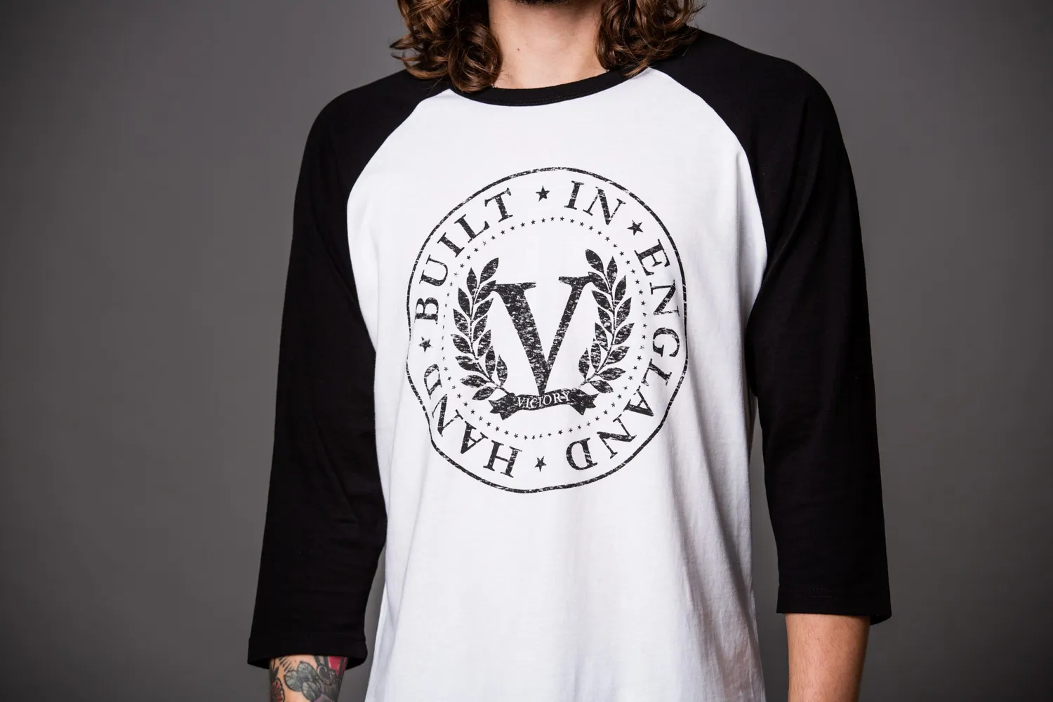 Victory Stamp Raglan T-skjorte hvit/svart bomull