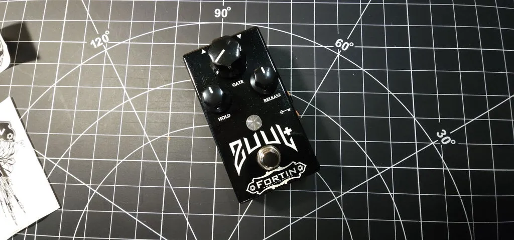 Fortin Zuul+ noisegate pedal med Hold