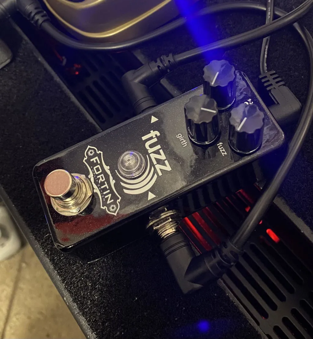 Fortin Fuzz))) fuzzpedal doom 9-24V miniformat