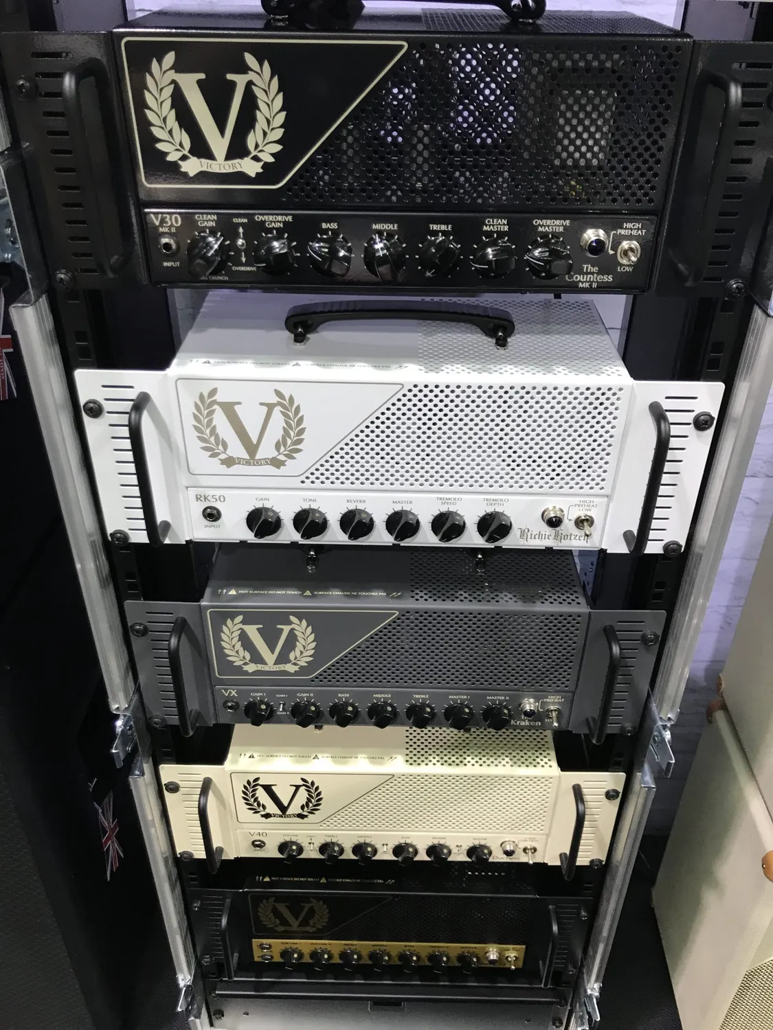 Victory Lunchbox Series rackmount 19" forsterkerbrakett stål